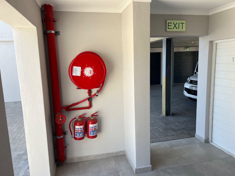 1 Bedroom Property for Sale in Table View Western Cape